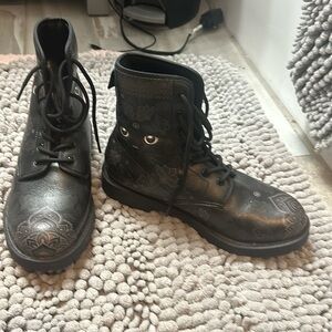 Cat face black boots leather size 8